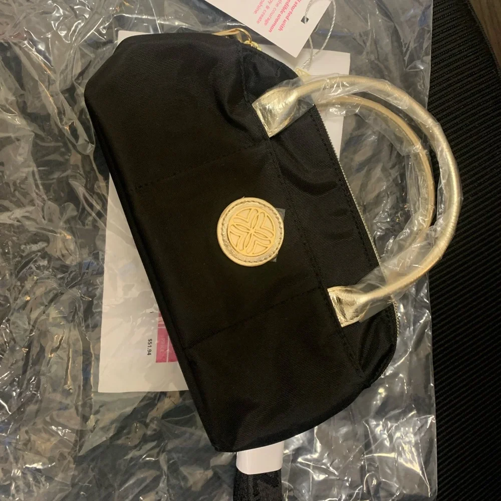 Lilly Pulitzer Kerrington mini purse - Picture 1 of 3